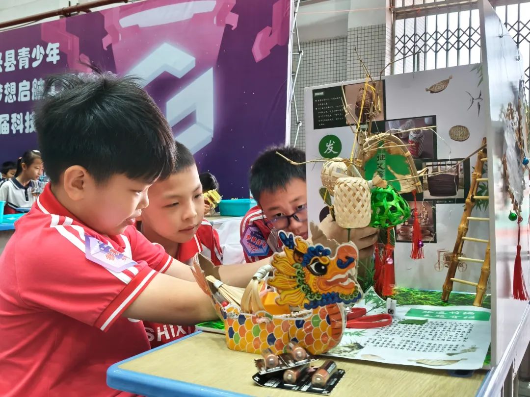 關愛未成年人丨始興舉行第二屆始興縣青少年“科技夢想啟航工程”科技大賽
